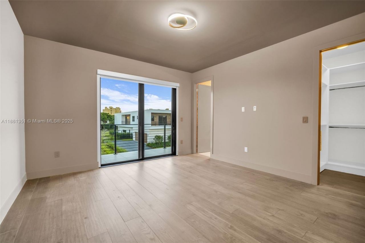 16709 Botaniko Drive North, Weston, FL 33326 Photo