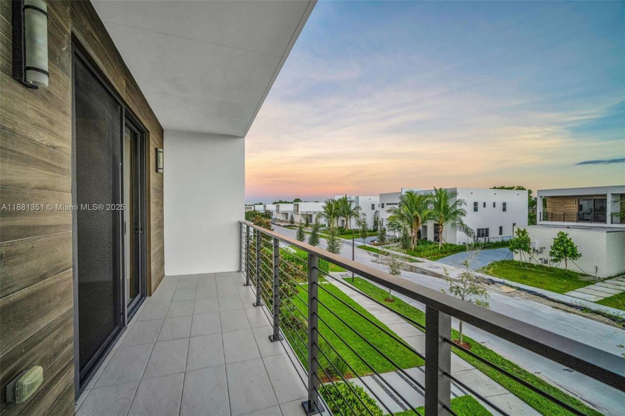 16709 Botaniko Drive North, Weston, FL 33326 Photo