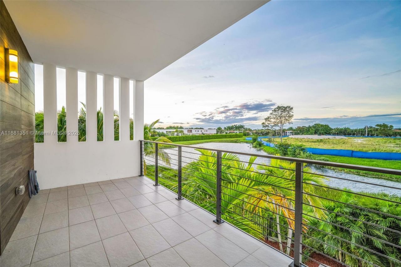 16709 Botaniko Drive North, Weston, FL 33326 Photo