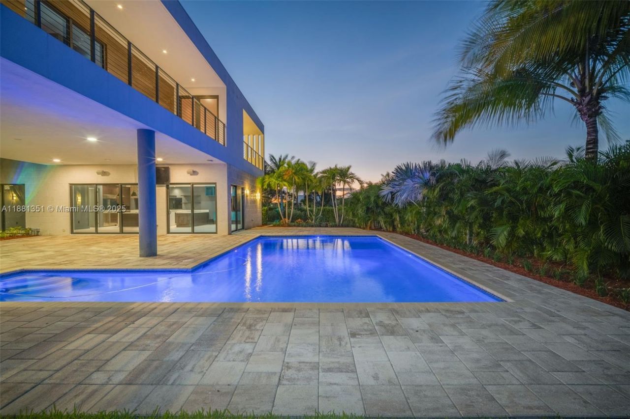 16709 Botaniko Drive North, Weston, FL 33326 Photo