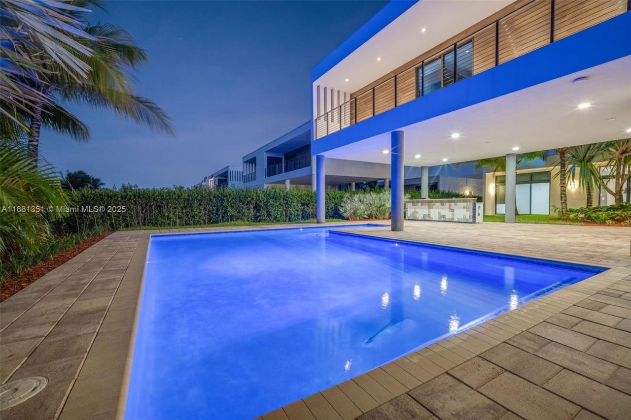 16709 Botaniko Drive North, Weston, FL 33326 Photo