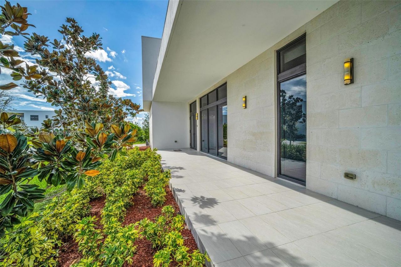 16709 Botaniko Drive North, Weston, FL 33326 Photo