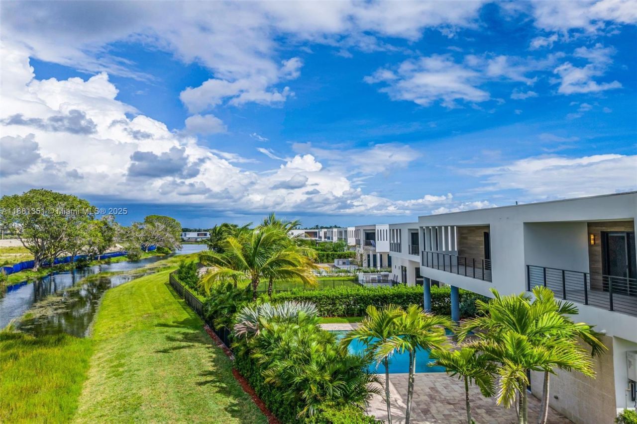 16709 Botaniko Drive North, Weston, FL 33326 Photo