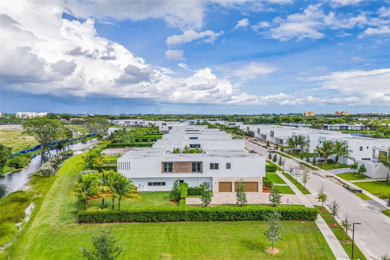 16709 Botaniko Drive North, Weston, FL 33326 Photo