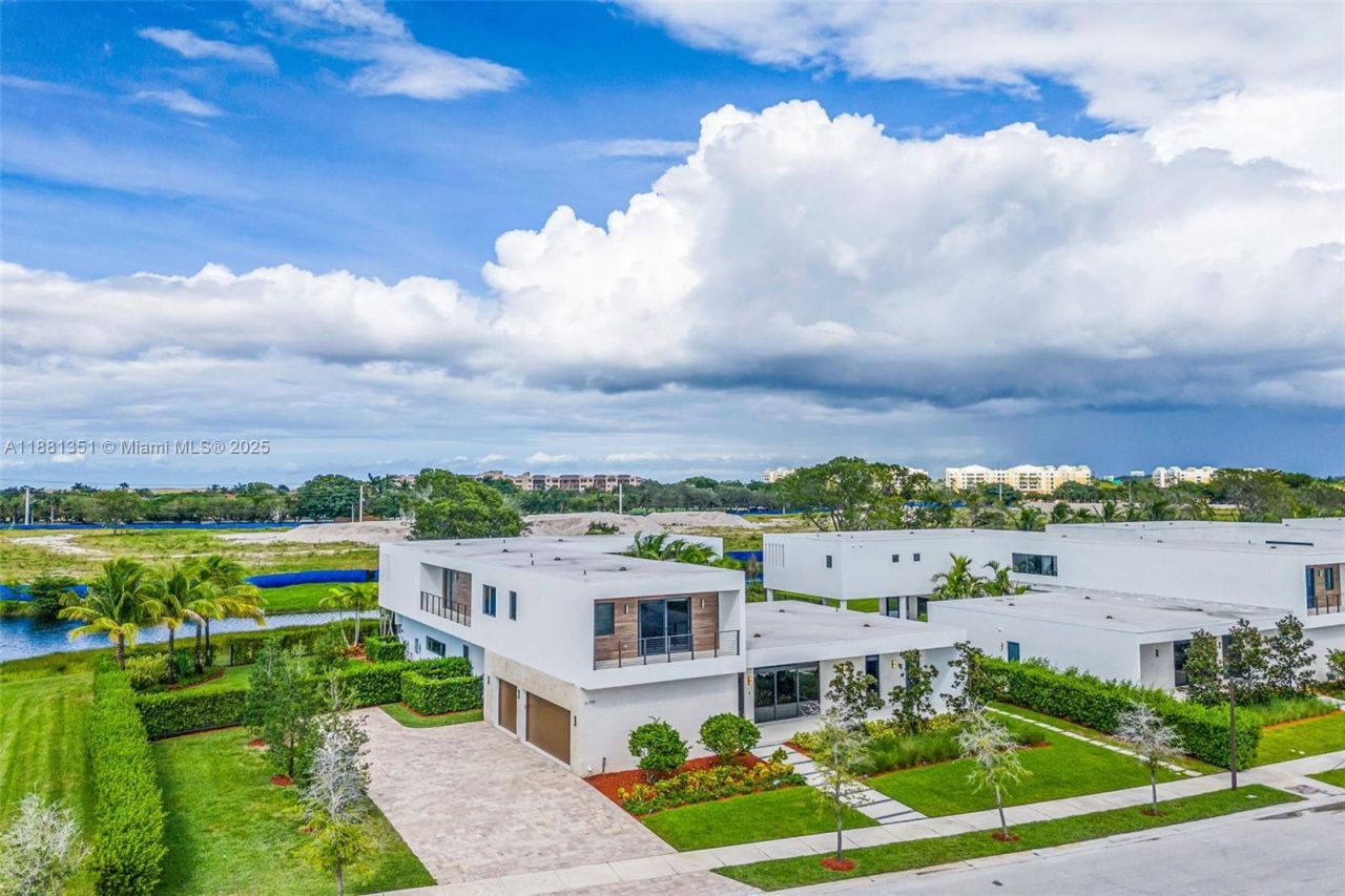 16709 Botaniko Drive North, Weston, FL 33326 Photo