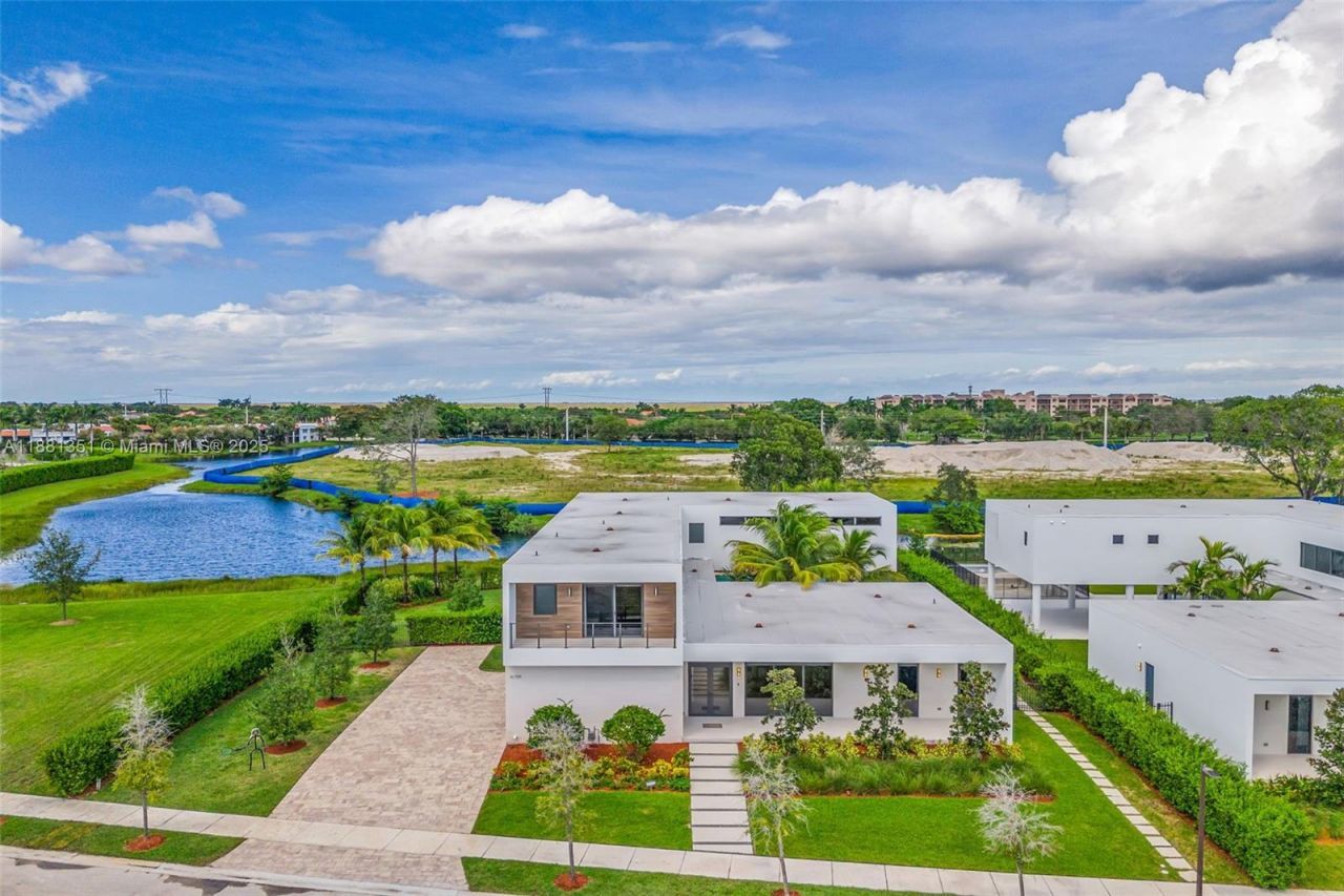 16709 Botaniko Drive North, Weston, FL 33326 Photo