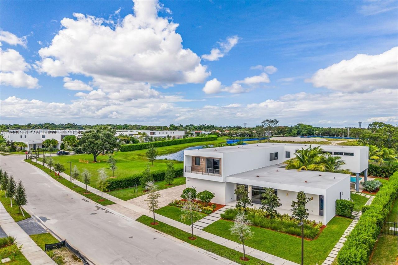 16709 Botaniko Drive North, Weston, FL 33326 Photo