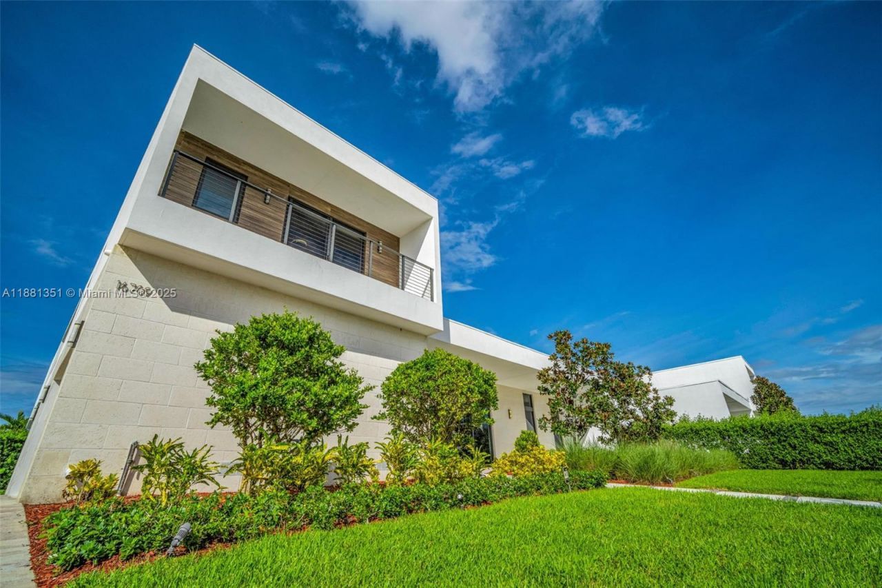 16709 Botaniko Drive North, Weston, FL 33326 Photo