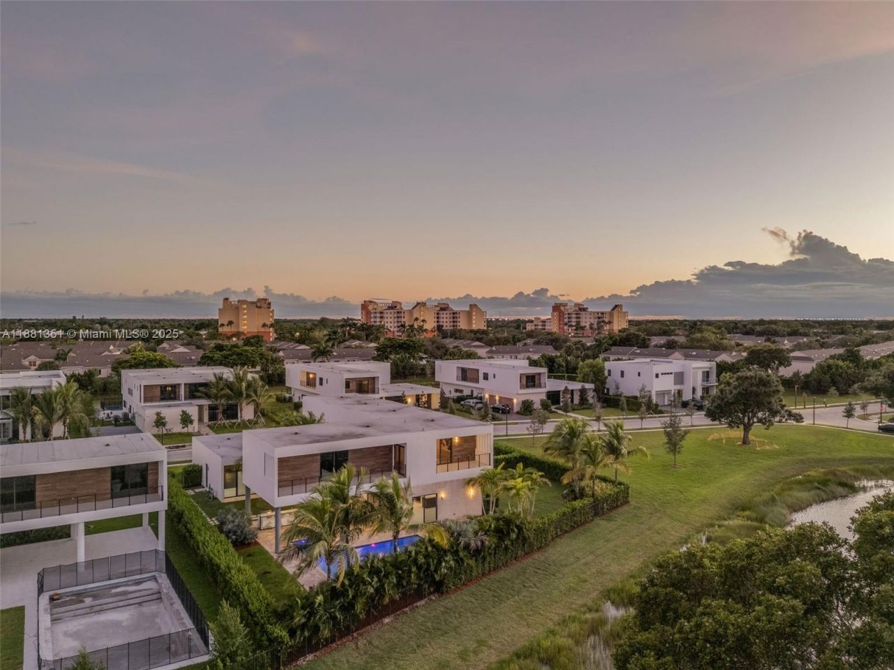 16709 Botaniko Drive North, Weston, FL 33326 Photo