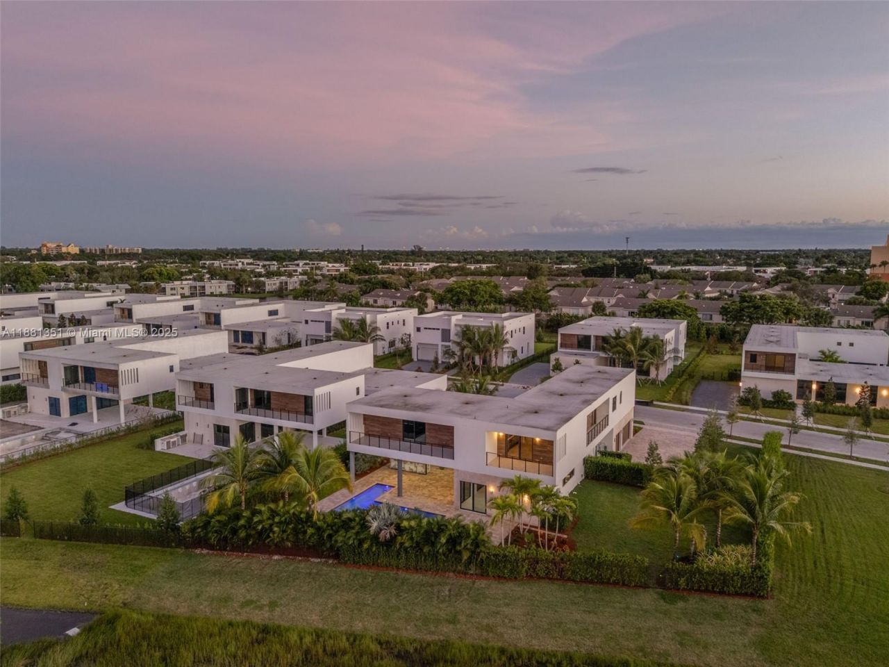 16709 Botaniko Drive North, Weston, FL 33326 Photo