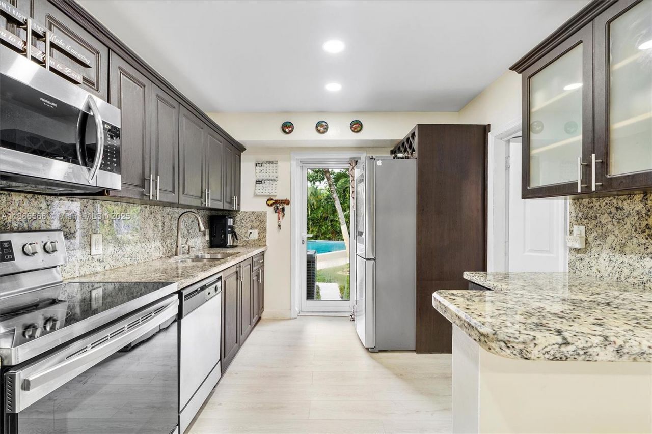 11028 NW 2nd Ave, Miami Shores, FL 33168 Photo