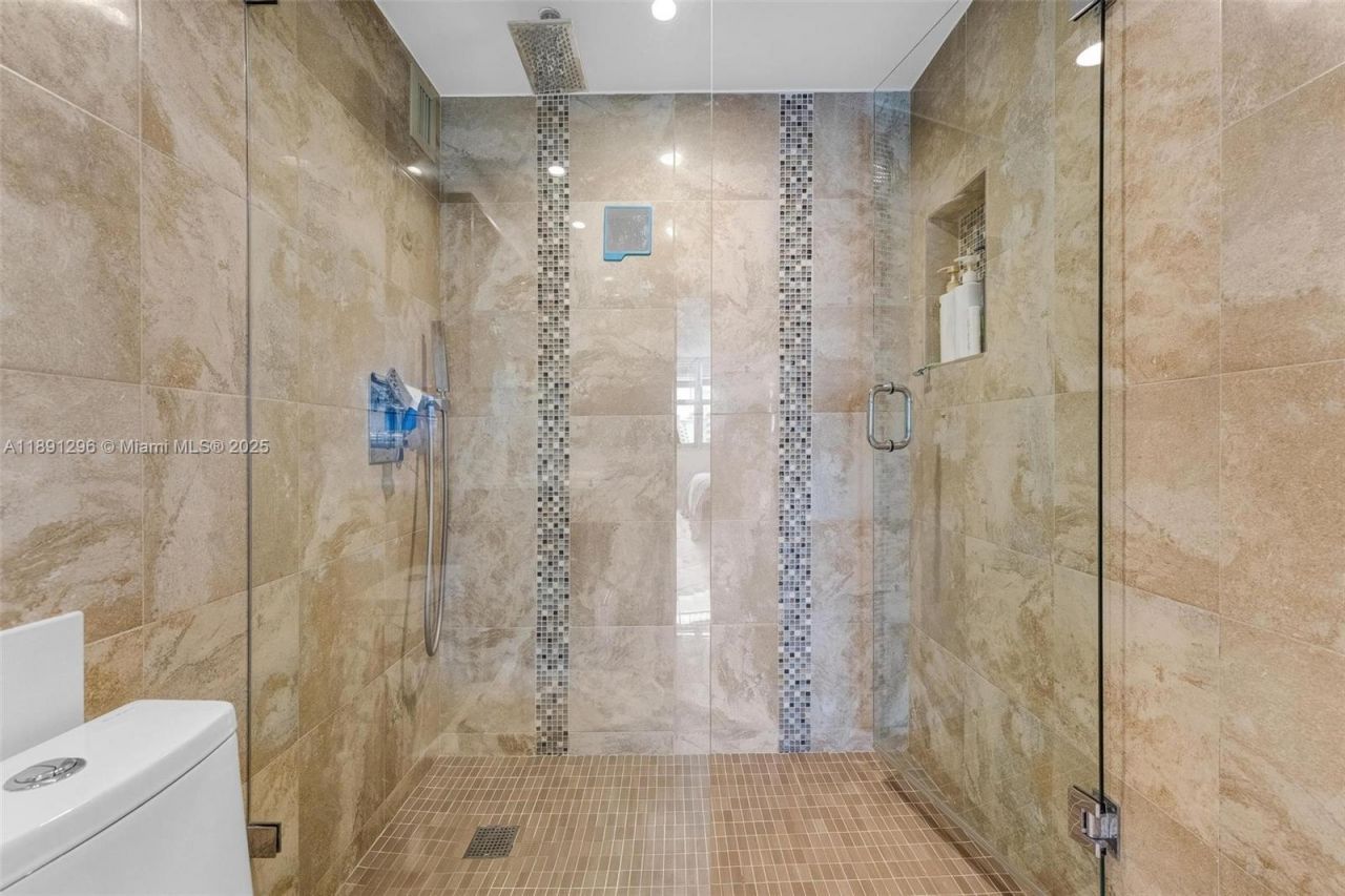 5838 Collins Ave, Unit 11B, Miami Beach, FL 33140 Photo