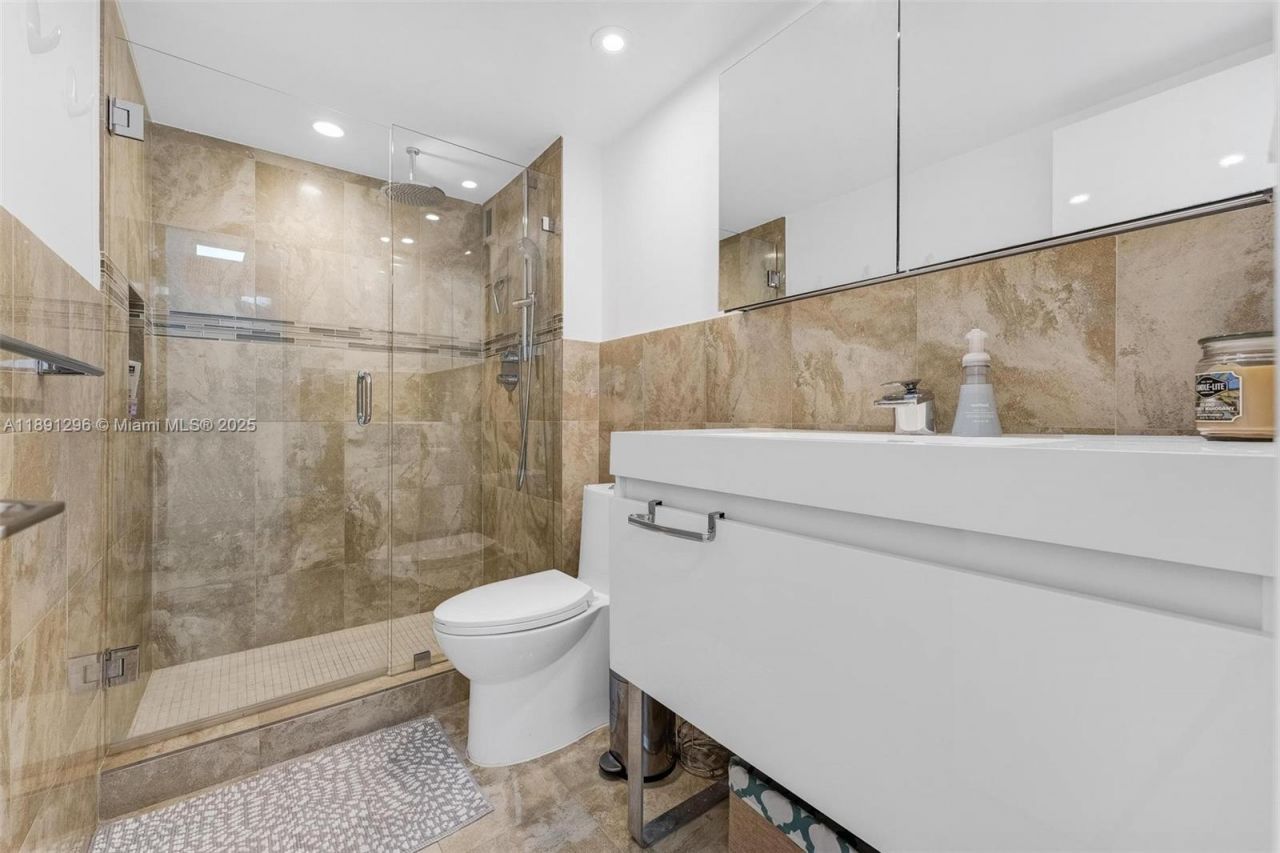 5838 Collins Ave, Unit 11B, Miami Beach, FL 33140 Photo