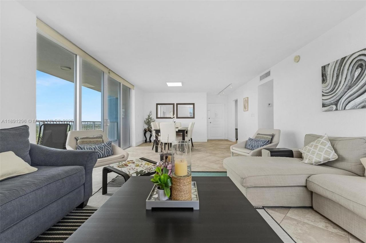 5838 Collins Ave, Unit 11B, Miami Beach, FL 33140 Photo