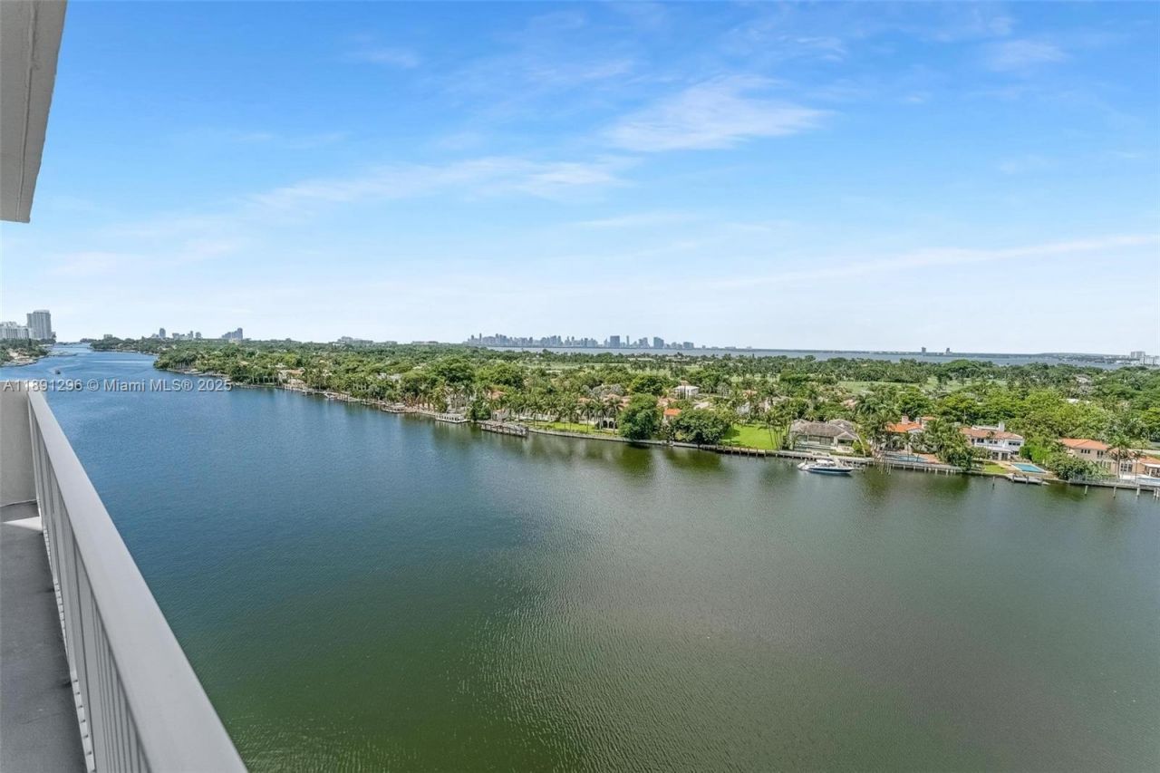 5838 Collins Ave, Unit 11B, Miami Beach, FL 33140 Photo