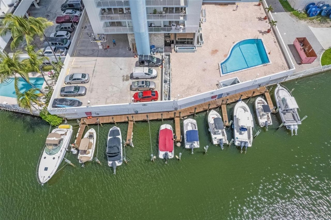 5838 Collins Ave, Unit 11B, Miami Beach, FL 33140 Photo