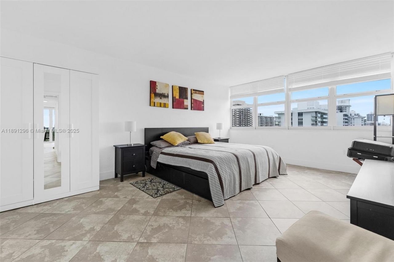 5838 Collins Ave, Unit 11B, Miami Beach, FL 33140 Photo