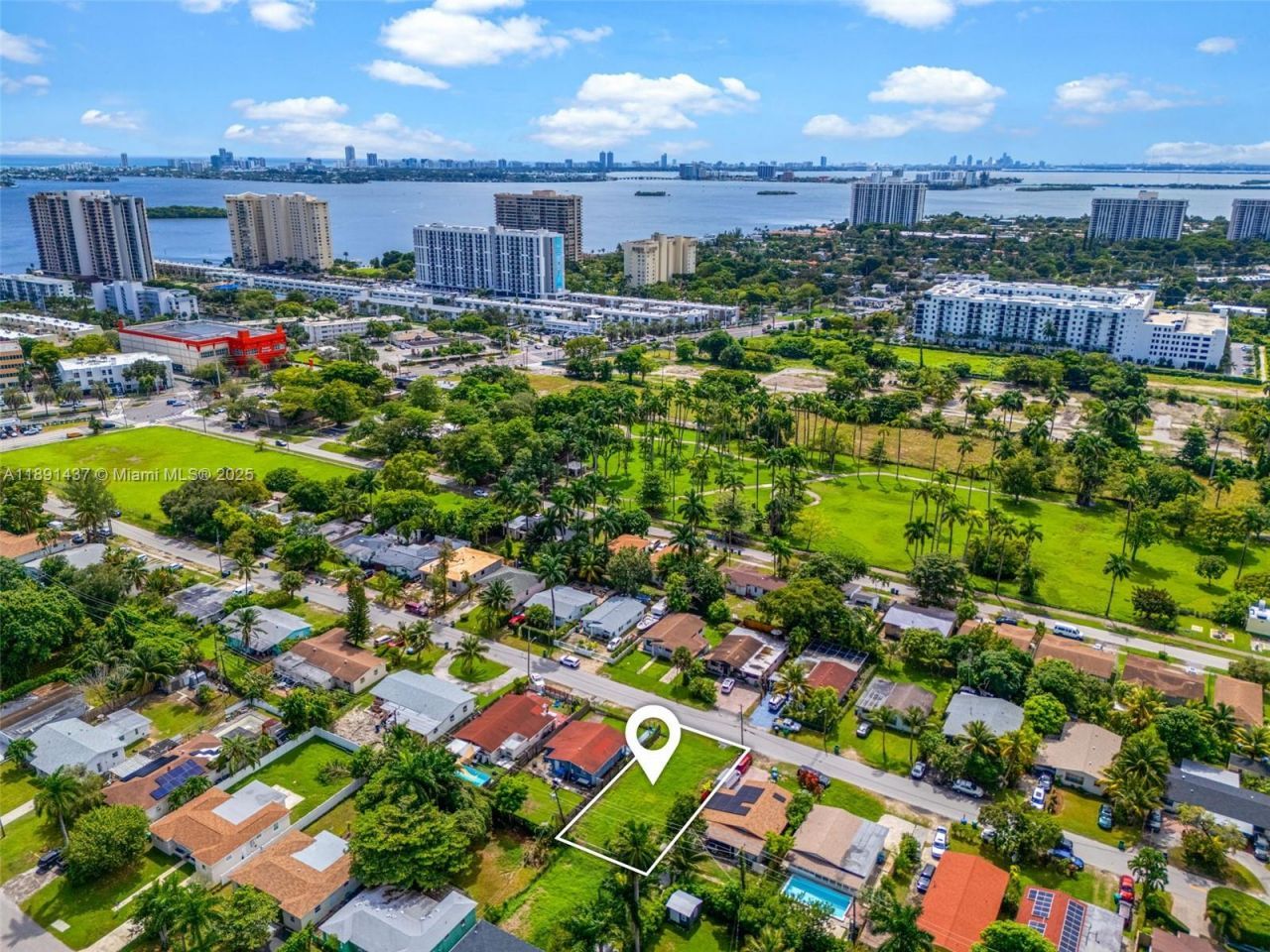 1453 NE 117th St, Miami, FL 33161 Photo