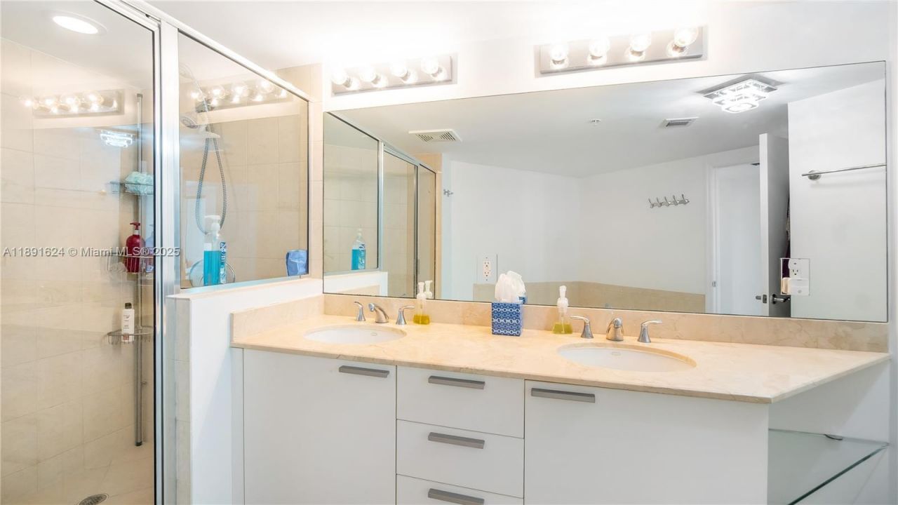 16699 Collins Ave, Unit 2602, Sunny Isles Beach, FL 33160 Photo