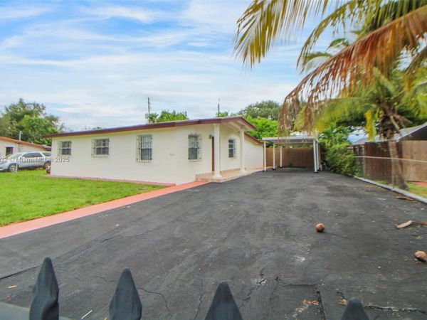 8330 NW 33rd Ave, Miami, FL 33147