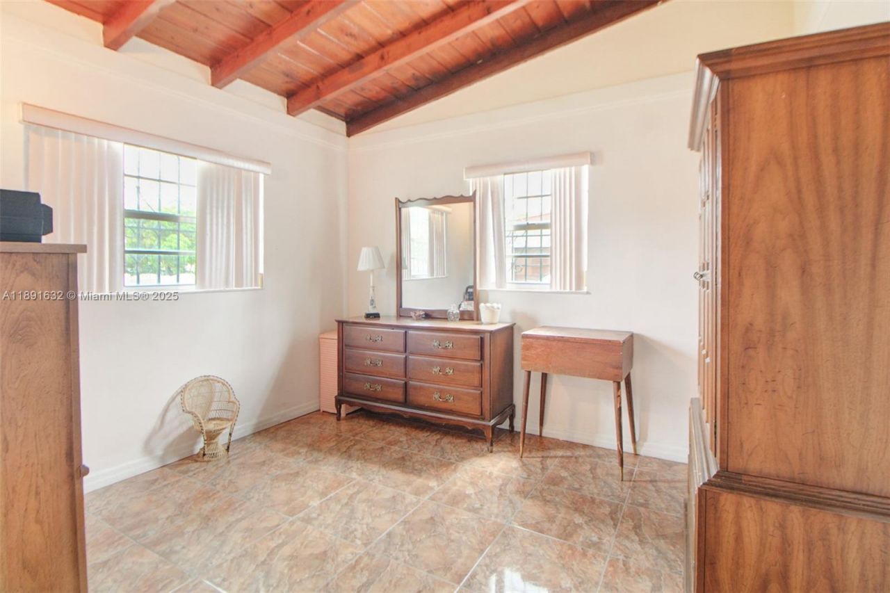 8330 NW 33rd Ave, Miami, FL 33147 Photo