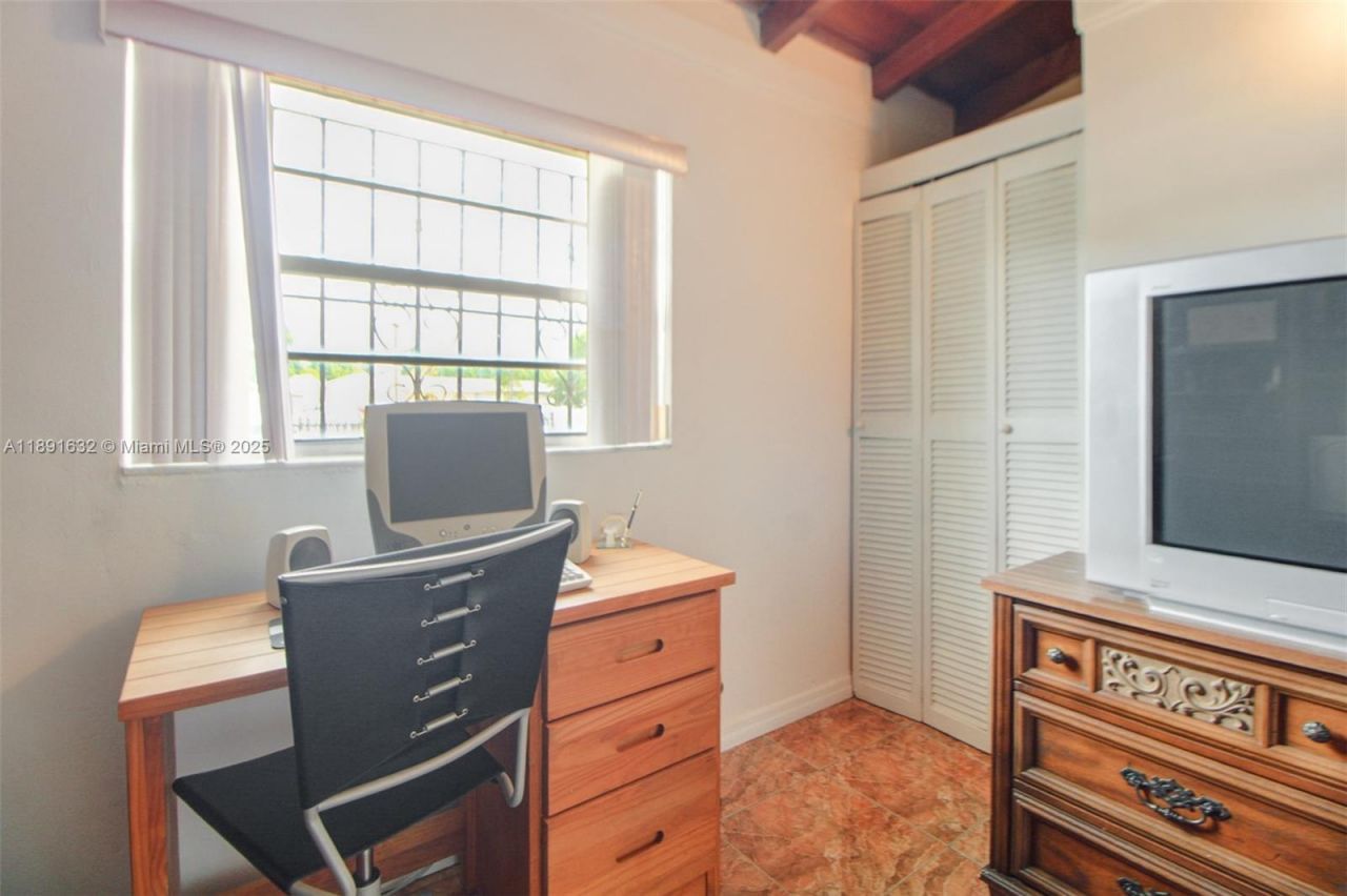 8330 NW 33rd Ave, Miami, FL 33147 Photo