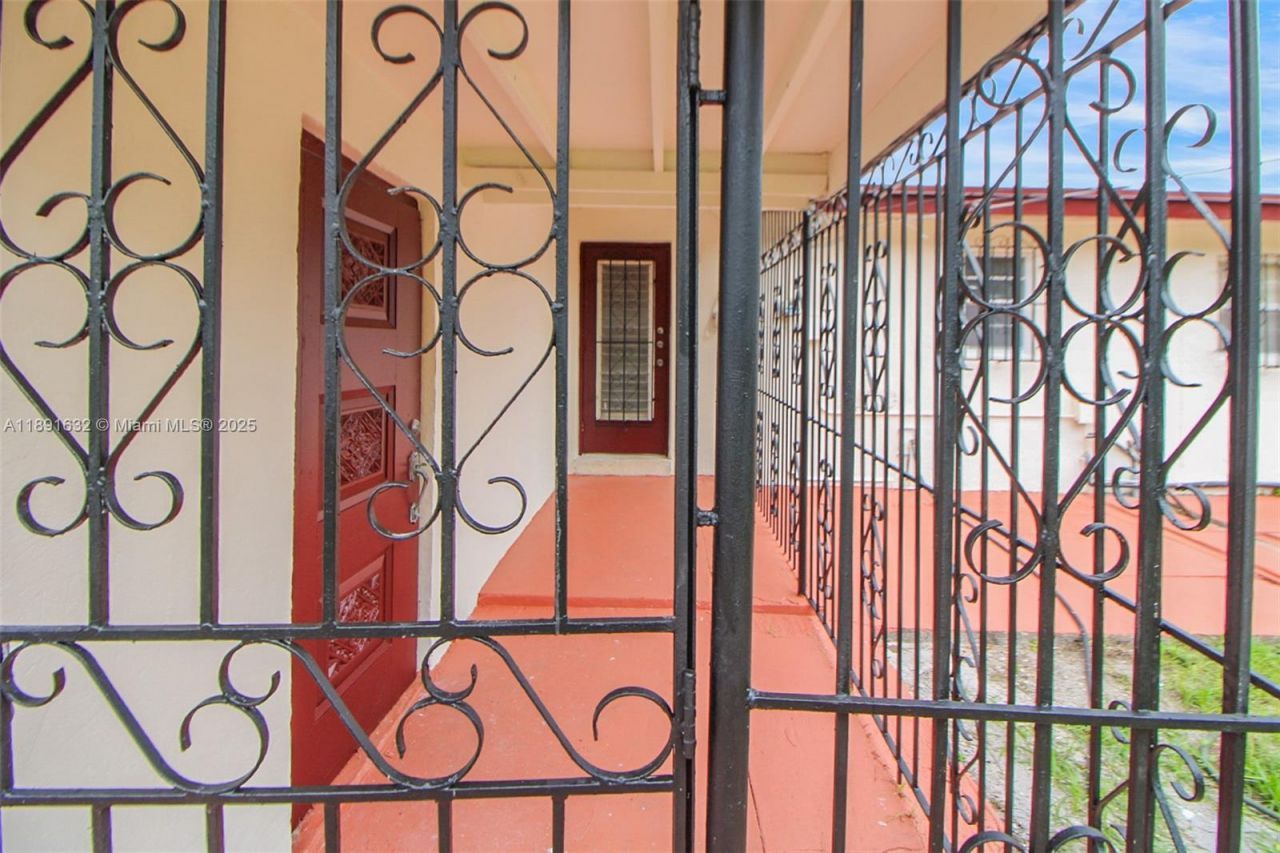 8330 NW 33rd Ave, Miami, FL 33147 Photo