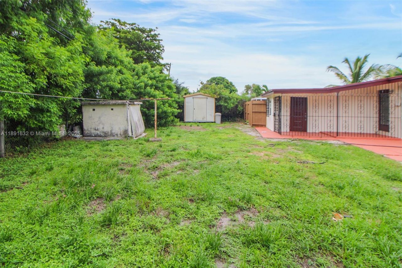 8330 NW 33rd Ave, Miami, FL 33147 Photo