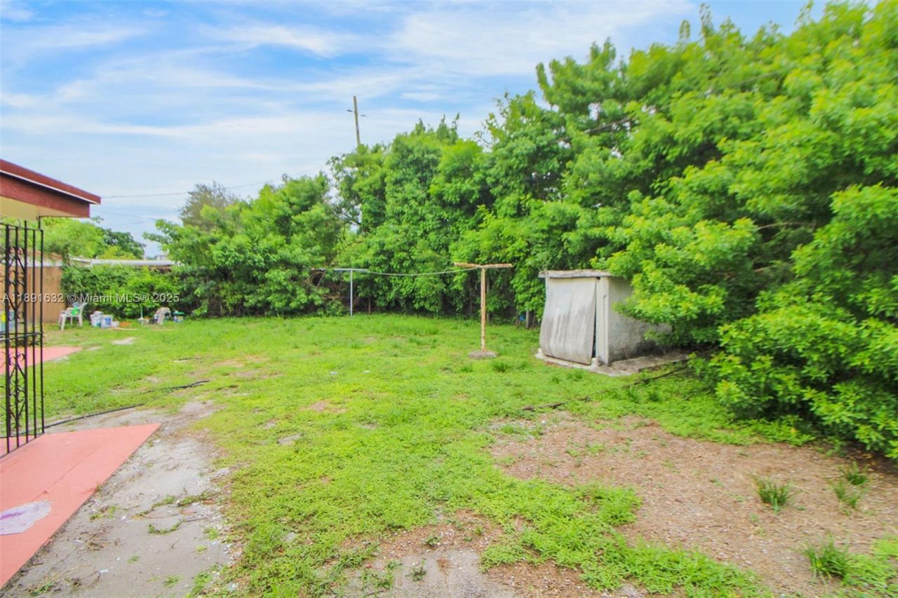 8330 NW 33rd Ave, Miami, FL 33147 Photo