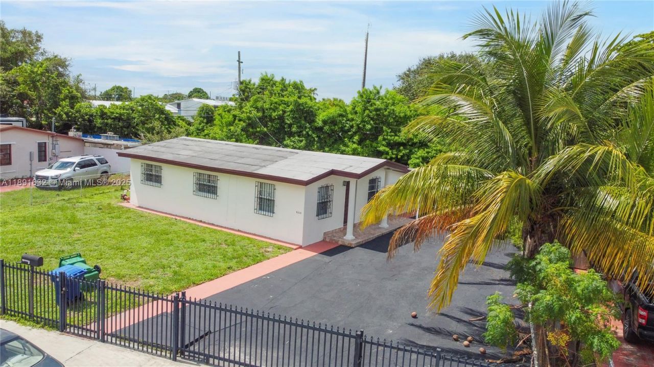 8330 NW 33rd Ave, Miami, FL 33147 Photo
