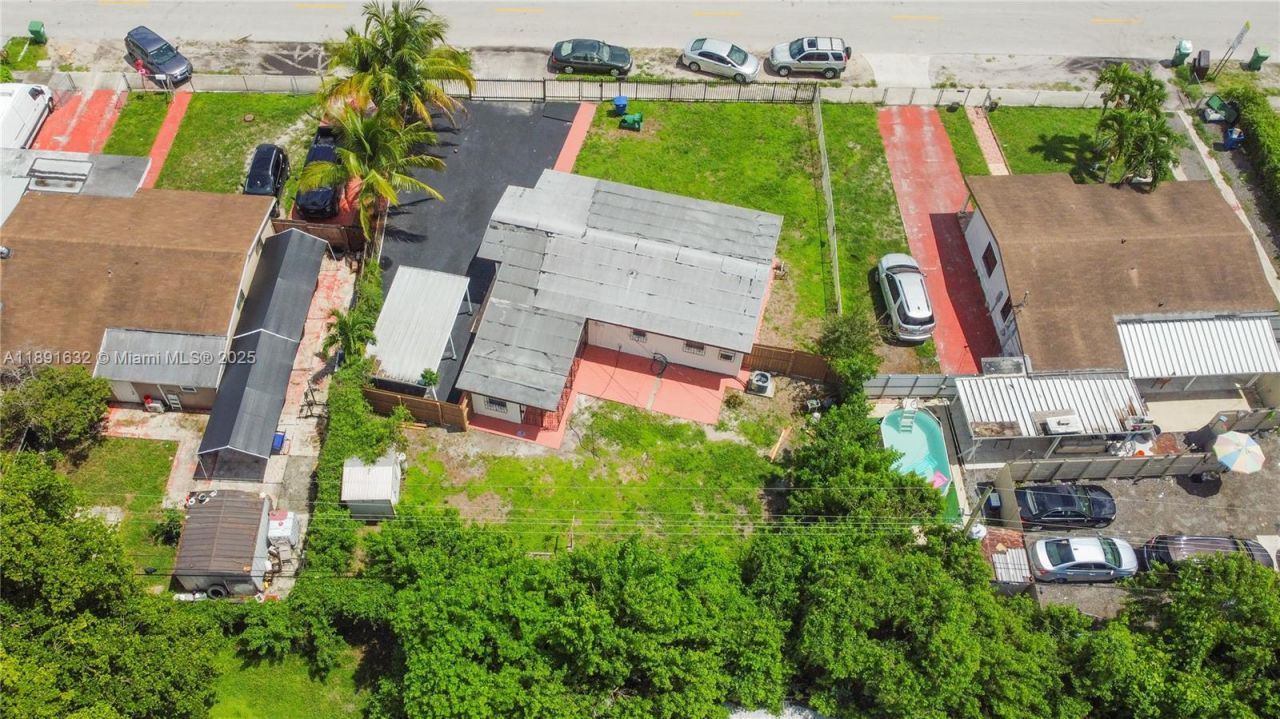 8330 NW 33rd Ave, Miami, FL 33147 Photo