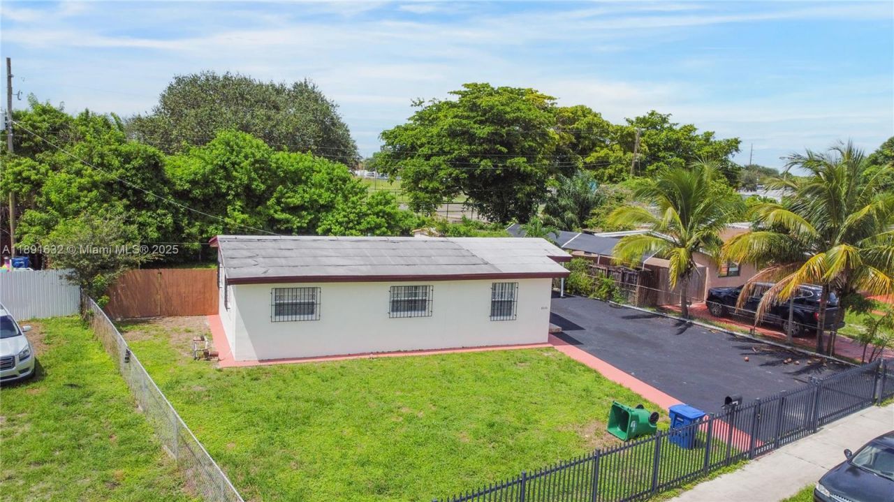 8330 NW 33rd Ave, Miami, FL 33147 Photo
