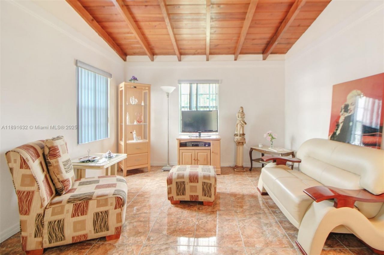 8330 NW 33rd Ave, Miami, FL 33147 Photo