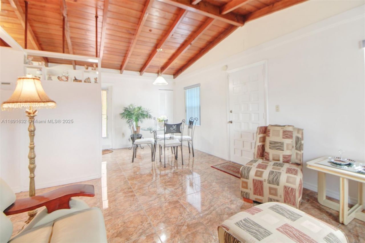 8330 NW 33rd Ave, Miami, FL 33147 Photo