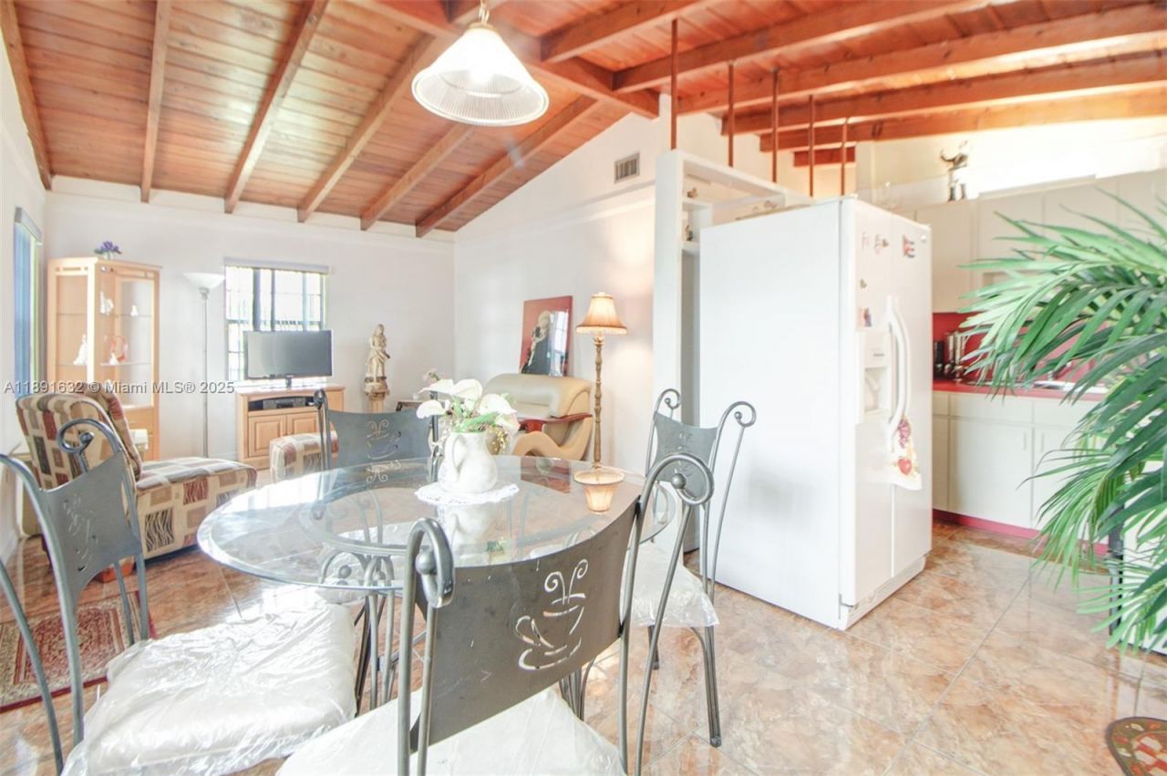 8330 NW 33rd Ave, Miami, FL 33147 Photo