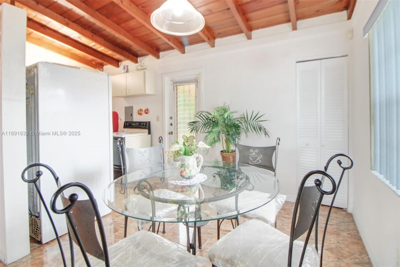 8330 NW 33rd Ave, Miami, FL 33147 Photo