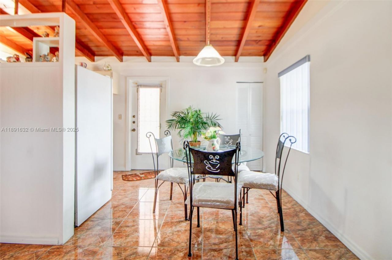 8330 NW 33rd Ave, Miami, FL 33147 Photo