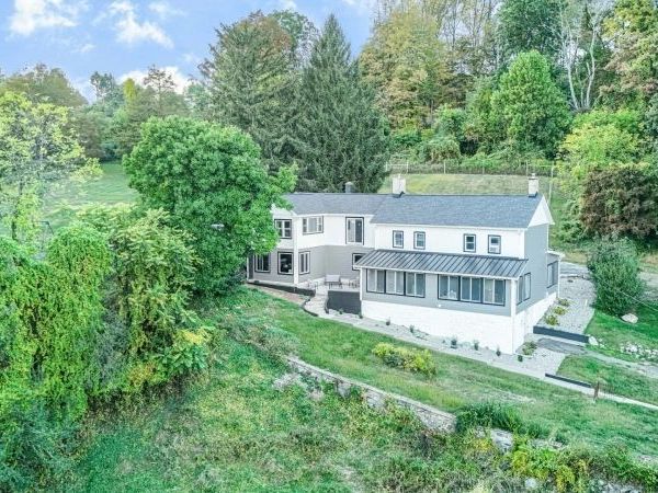 49 MOUNT PLEASANT ROAD, Knowlton, NJ 07832