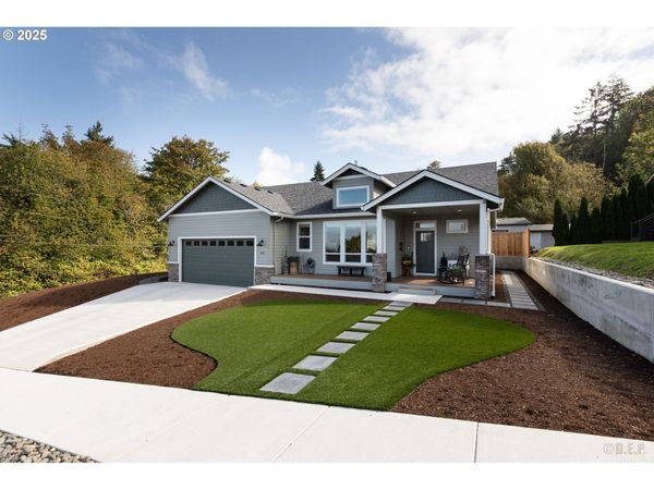 303 E 8TH ST, Rainier, OR 97048