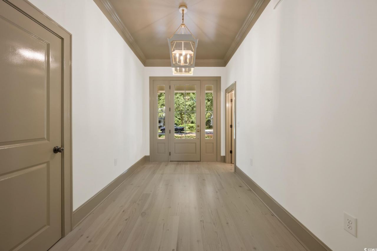 563 Lantana Circle Photo 4