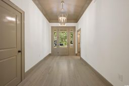 563 Lantana Circle photo 4