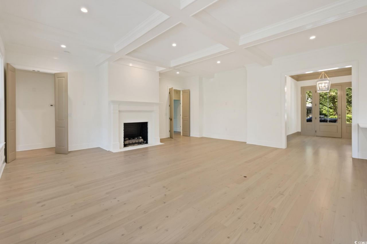 563 Lantana Circle Photo 7