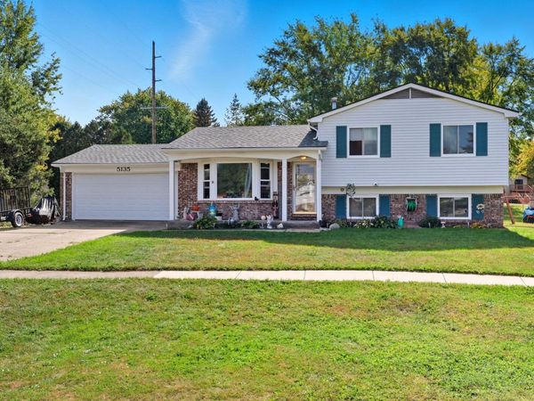 5135 Cheryl Dr, Almont, MI 48003