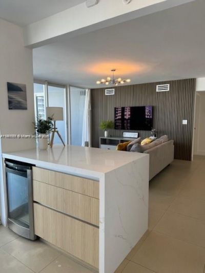 6301 Collins Ave, Unit 1608, Miami Beach, FL 33141 Photo