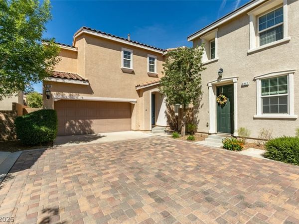 9208 Red Knoll Street, Las Vegas, NV 89113