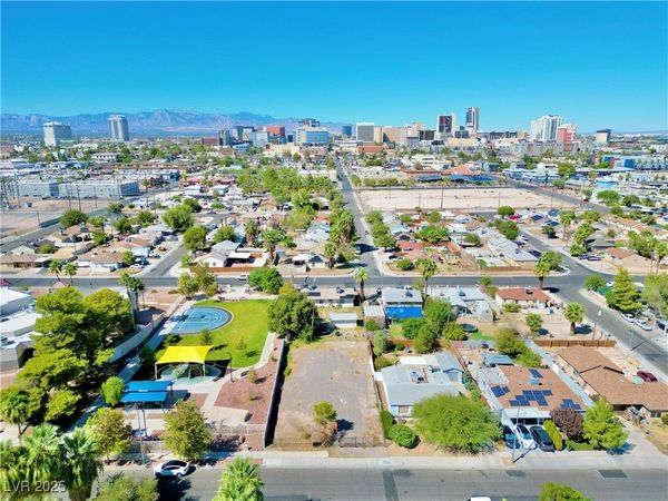 414 S 16th Street , Las Vegas, NV 89101