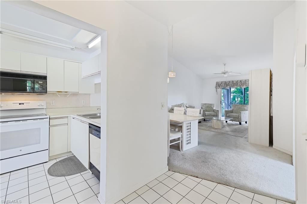 1965 Courtyard Way, Unit E206, Naples, FL 34112 Photo