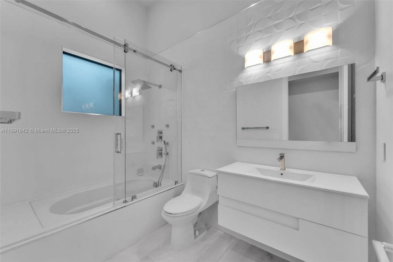 12175 SW 45th St, Miami, FL 33175 Photo