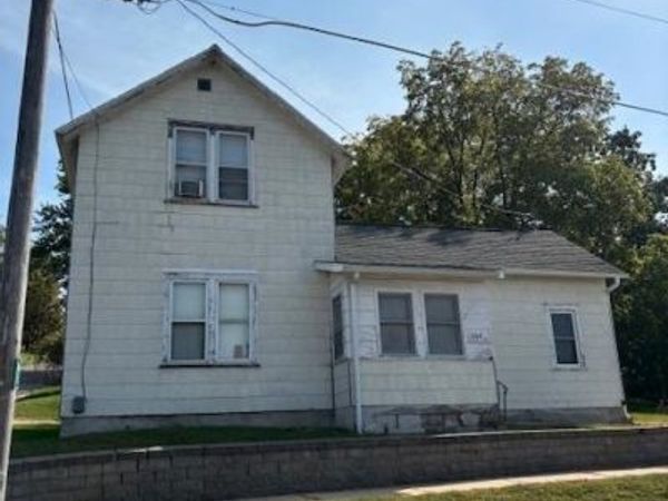 308 N Brooklyn Avenue, Elroy, WI 53929