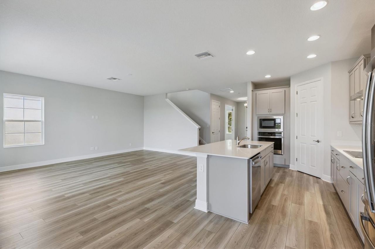 9711 Surrey Rose Drive, San Antonio, FL 33576 Photo